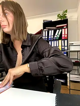 Hii_Lolla live sex cam