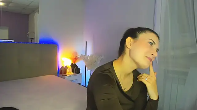 Laura_Leee's web cam