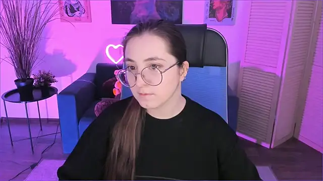 VirtuallVoyant live sex cam