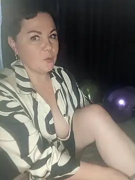 EllaLove2277 live sex cam