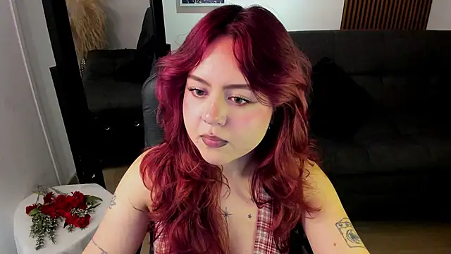 crimson_velvettt's cam snapshot