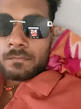 SnuggledStrut's cam snapshot