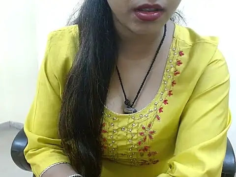 LovingPihu's cam snapshot