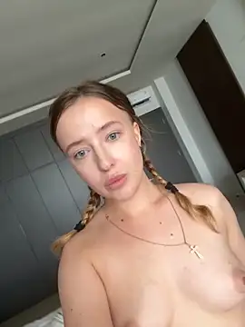 Nura_n_Sarah's cam snapshot