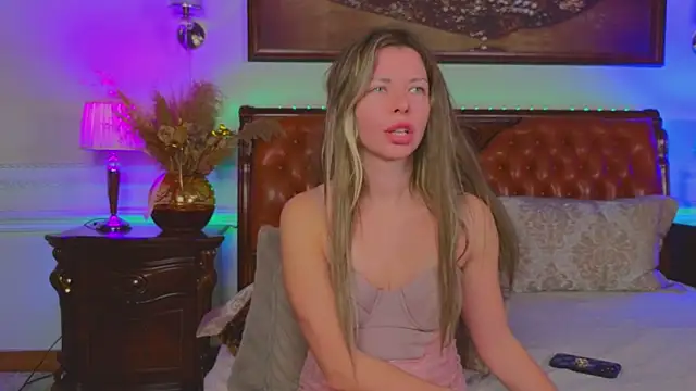 Real_Tini's cam snapshot