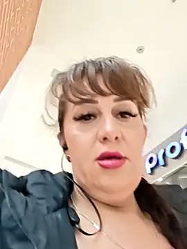 AvaDivaMilf live sex cam