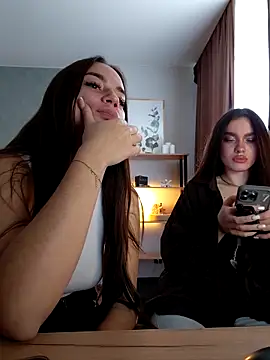 MayaGlow live sex cam