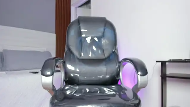 Brunette__boy live sex cam