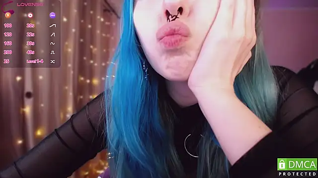 JustMeowGirl's cam snapshot