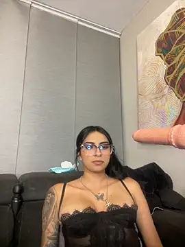 Hilary_pinkk live sex cam