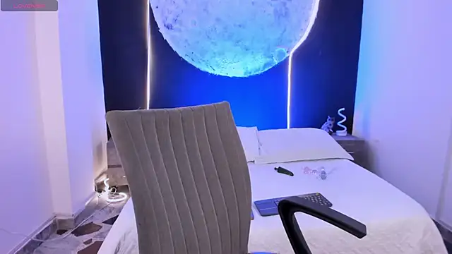 IvannaVolk_'s cam snapshot