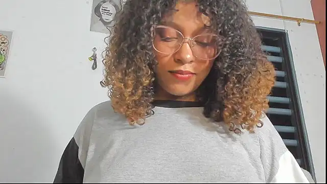 Ada_gales_'s cam snapshot