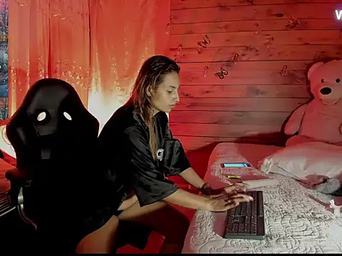 mykaelahoney's cam snapshot