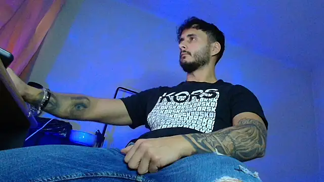 XanderCage99 live sex cam