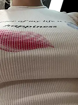 RonnieKiss live sex cam