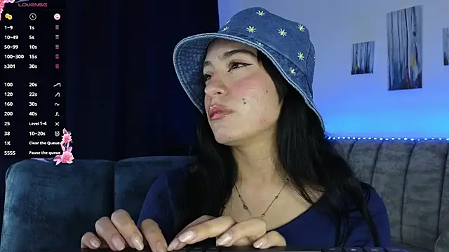 ZaraDames_'s cam snapshot