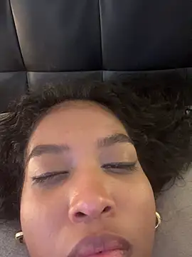 IamCrystal2 live sex cam