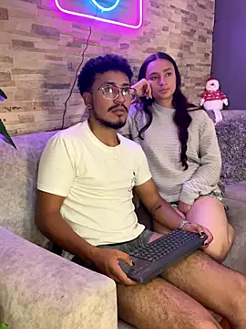 Noa_N_Luxy live sex cam