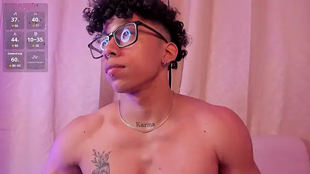 AkazaBoy_ live sex cam