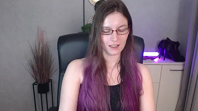 emmaxDelight's cam snapshot