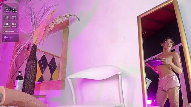 BritannyClaire live sex cam