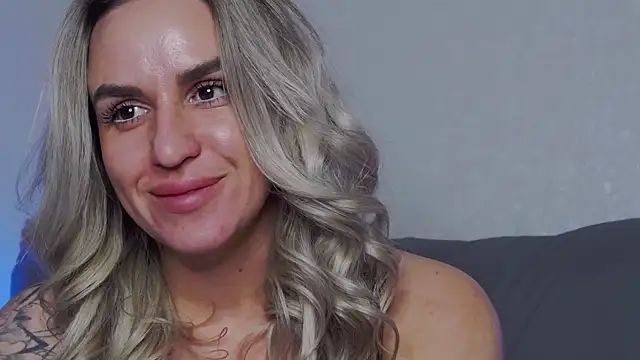 SofiJames's cam snapshot