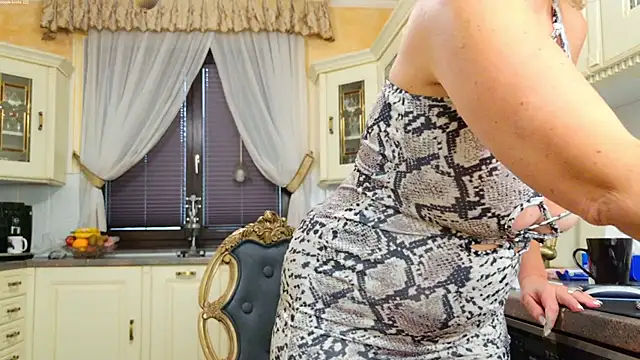 TUNDEROSE1's cam snapshot