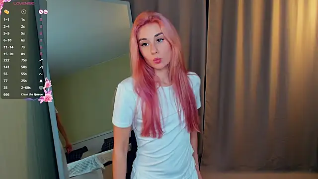 MinaRuzzo's cam snapshot