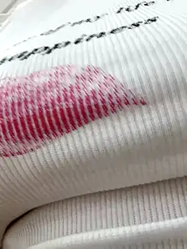 RonnieKiss live sex cam