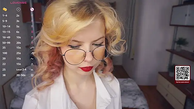 LynetHakes's cam snapshot