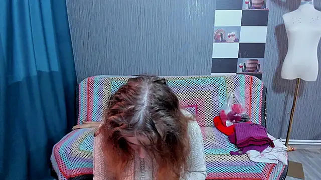 pa1e_pr1ncess's cam snapshot