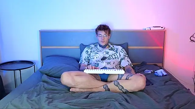 DENIS_HERE's cam snapshot