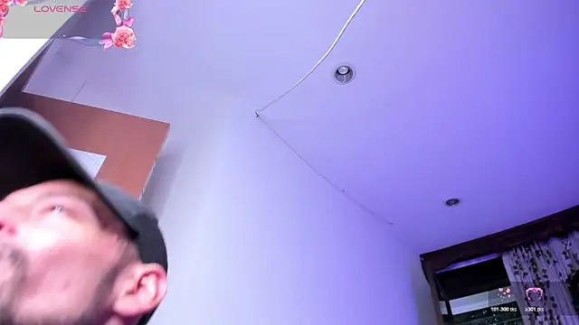 TyagoRoberts's cam snapshot