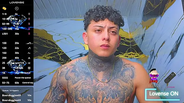 Kevin22_222 live sex cam