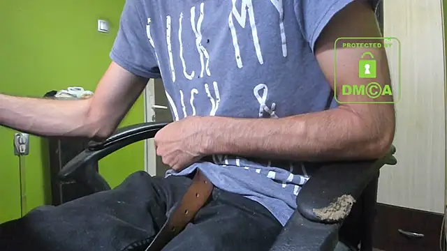 BigCumShoot live sex cam