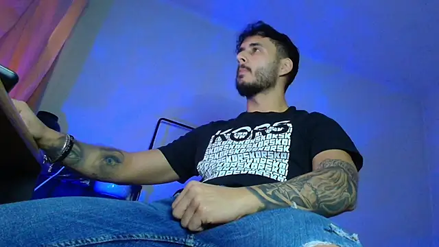 XanderCage99's cam snapshot