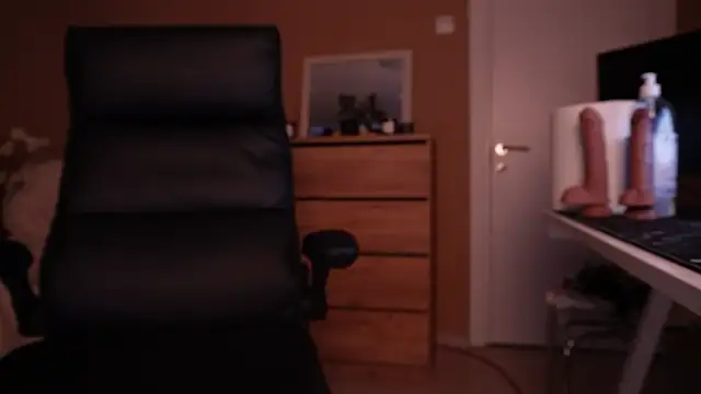 KaylaLaine's cam snapshot