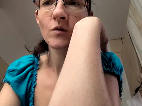 ___horny_mountain_girl_'s cam snapshot