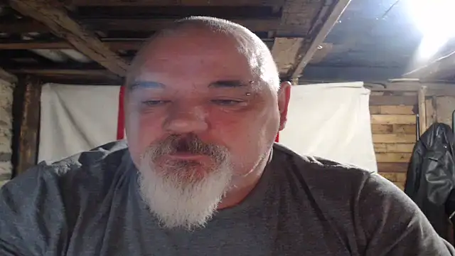 Newfiesausage1972 live sex cam