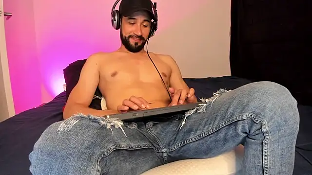 alessandro_wye's cam snapshot