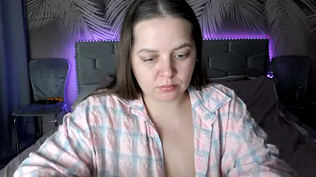 uliastar live sex cam