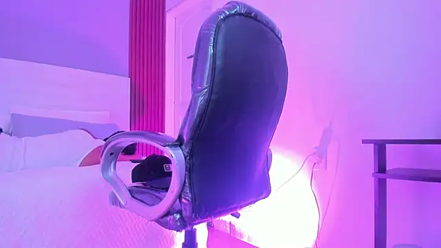 Brunette__boy's cam snapshot