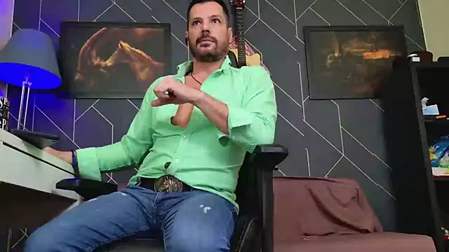 ChrisKox's cam snapshot