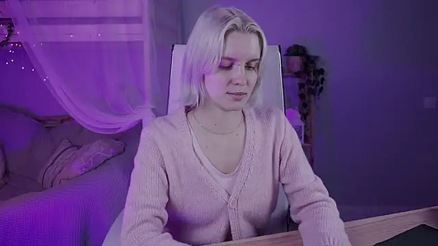 BethanyCloud's cam snapshot