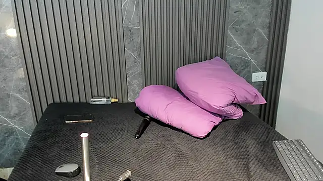 SaraiEvans's cam snapshot