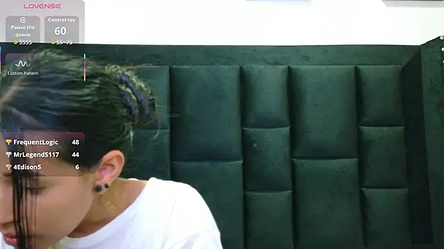 yourcuteneighbourr's cam snapshot