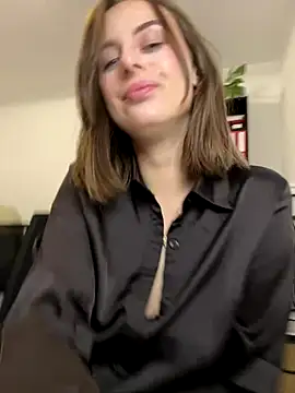 Hii_Lolla live sex cam