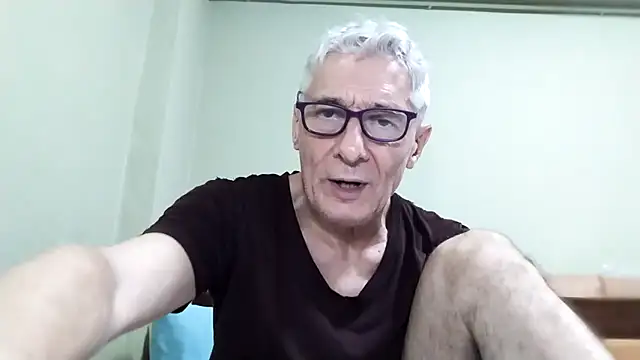 BIGUNCUTHARDCOCK live sex cam