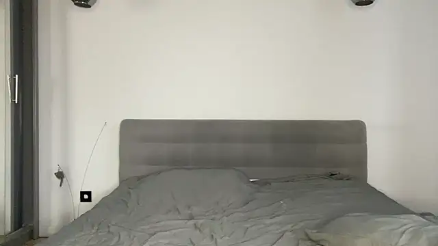 Embersweetbunny's cam snapshot