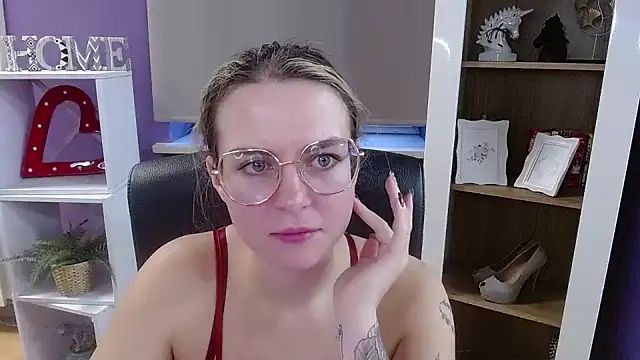 Zoey_Erotic's cam snapshot